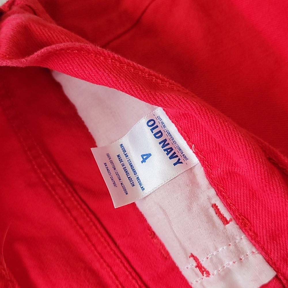 Red shorts - Picture 3 of 4